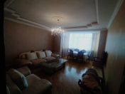 Satılır 4 otaqlı 140 m2 yeni tikili İnşaatçılar m.