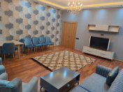 İcarəyə verilir 3 otaqlı 135 m2 yeni tikili Nizami m.