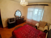 İcarəyə verilir 3 otaqlı 90 m2 yeni tikili Nizami m.