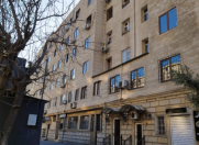 Satılır 2 otaqlı 60 m2 köhnə tikili Yasamal r.