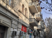 Satılır 2 otaqlı 61 m2 köhnə tikili Sahil m.