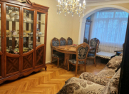 Satılır 4 otaqlı 110 m2 köhnə tikili Zərifə Əliyeva adına park