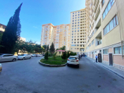 Satılır 4 otaqlı 136 m2 yeni tikili İnşaatçılar m.