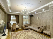 Satılır 4 otaqlı 133 m2 yeni tikili İnşaatçılar m.
