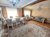 Satılır 5 otaqlı 110 m2 köhnə tikili Həzi Aslanov m.