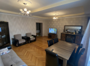 Satılır 4 otaqlı 90 m2 köhnə tikili 8 km