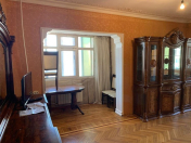 İcarəyə verilir 2 otaqlı 65 m2 köhnə tikili 8 mkr