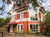 İcarəyə verilir 7 otaqlı 300 m2 villa Quba