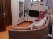 Satılır 4 otaqlı 120 m2 həyət evi Ambassador otel