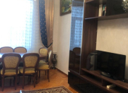 İcarəyə verilir 3 otaqlı 98 m2 köhnə tikili Elmlər Akademiyası m.