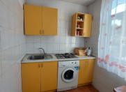 İcarəyə verilir 2 otaqlı 55 m2 köhnə tikili Memar Əcəmi m.