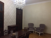 İcarəyə verilir 3 otaqlı 70 m2 köhnə tikili İçəri Şəhər m.