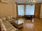 İcarəyə verilir 3 otaqlı 110 m2 yeni tikili 28 May m.