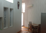 Satılır 2 otaqlı 42.5 m2 köhnə tikili Sahil m.