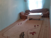 İcarəyə verilir 3 otaqlı 70 m2 köhnə tikili Həzi Aslanov m.