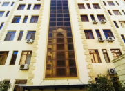 Satılır 4 otaqlı 180 m2 yeni tikili Həzi Aslanov m.