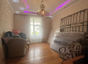 Satılır 4 otaqlı 120 m2 köhnə tikili Montin