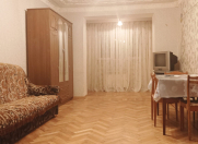 İcarəyə verilir 3 otaqlı 70 m2 köhnə tikili Yeni Yasamal