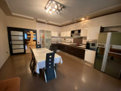 İcarəyə verilir 5 otaqlı 280 m2 yeni tikili Montin