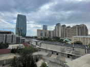 İcarəyə verilir 3 otaqlı 100 m2 köhnə tikili Şah İsmayıl Xətai m.