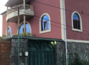 Satılır 5 otaqlı 180 m2 həyət evi Qax