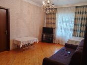 Satılır 5 otaqlı 120 m2 köhnə tikili Həzi Aslanov m.