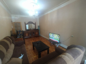Satılır 4 otaqlı 150 m2 köhnə tikili İnşaatçılar m.