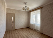 Satılır 2 otaqlı 60 m2 köhnə tikili Bakıxanov