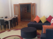 İcarəyə verilir 3 otaqlı 140 m2 yeni tikili Nizami m.