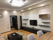 İcarəyə verilir 3 otaqlı 98 m2 yeni tikili Şah İsmayıl Xətai m.