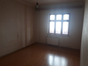 Satılır 3 otaqlı 75 m2 köhnə tikili Y.Günəşli