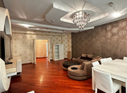 Satılır 3 otaqlı 140 m2 yeni tikili Nizami m.