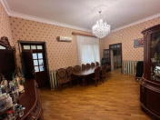 Satılır 4 otaqlı 120 m2 köhnə tikili 28 May m.