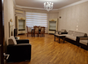 İcarəyə verilir 3 otaqlı 147 m2 yeni tikili Şah İsmayıl Xətai m.