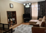 Satılır 2 otaqlı 60 m2 köhnə tikili Xalqlar Dostluğu m.