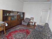 Satılır 4 otaqlı 97 m2 köhnə tikili İnşaatçılar m.