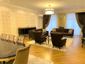 Satılır 4 otaqlı 265 m2 yeni tikili 28 May m.