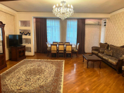 Satılır 4 otaqlı 190 m2 yeni tikili 28 May m.