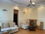 Satılır 5 otaqlı 148 m2 köhnə tikili Nizami m.