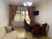 İcarəyə verilir 2 otaqlı 45 m2 köhnə tikili İnşaatçılar m.
