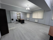 İcarəyə verilir 10 otaqlı 270 m2 ofis Xalqlar Dostluğu m.