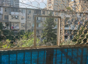 Satılır 4 otaqlı 97 m2 köhnə tikili İnşaatçılar m.