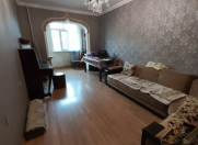 Satılır 4 otaqlı 85 m2 köhnə tikili İnşaatçılar m.