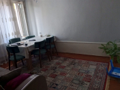Satılır 2 otaqlı 45 m2 köhnə tikili Xalqlar Dostluğu m.