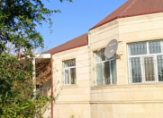 İcarəyə verilir 4 otaqlı 145 m2 həyət evi Sədərək ticarət mərkəzi