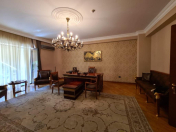 İcarəyə verilir 3 otaqlı 200 m2 ofis İçəri Şəhər m.