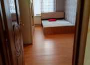 İcarəyə verilir 3 otaqlı 75 m2 köhnə tikili Memar Əcəmi m.