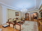 Satılır 4 otaqlı 204 m2 yeni tikili Tibb Universiteti