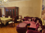 İcarəyə verilir 3 otaqlı 150 m2 köhnə tikili Şah İsmayıl Xətai m.