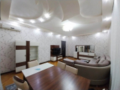 İcarəyə verilir 3 otaqlı 135 m2 yeni tikili Nəsimi r.